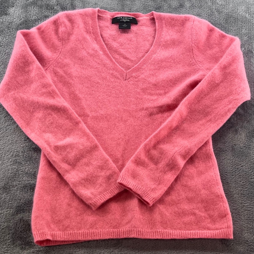 Ann Taylor Pink Cashmere V-Neck Sweater Womens XS Long Sleeve Knit Pullover